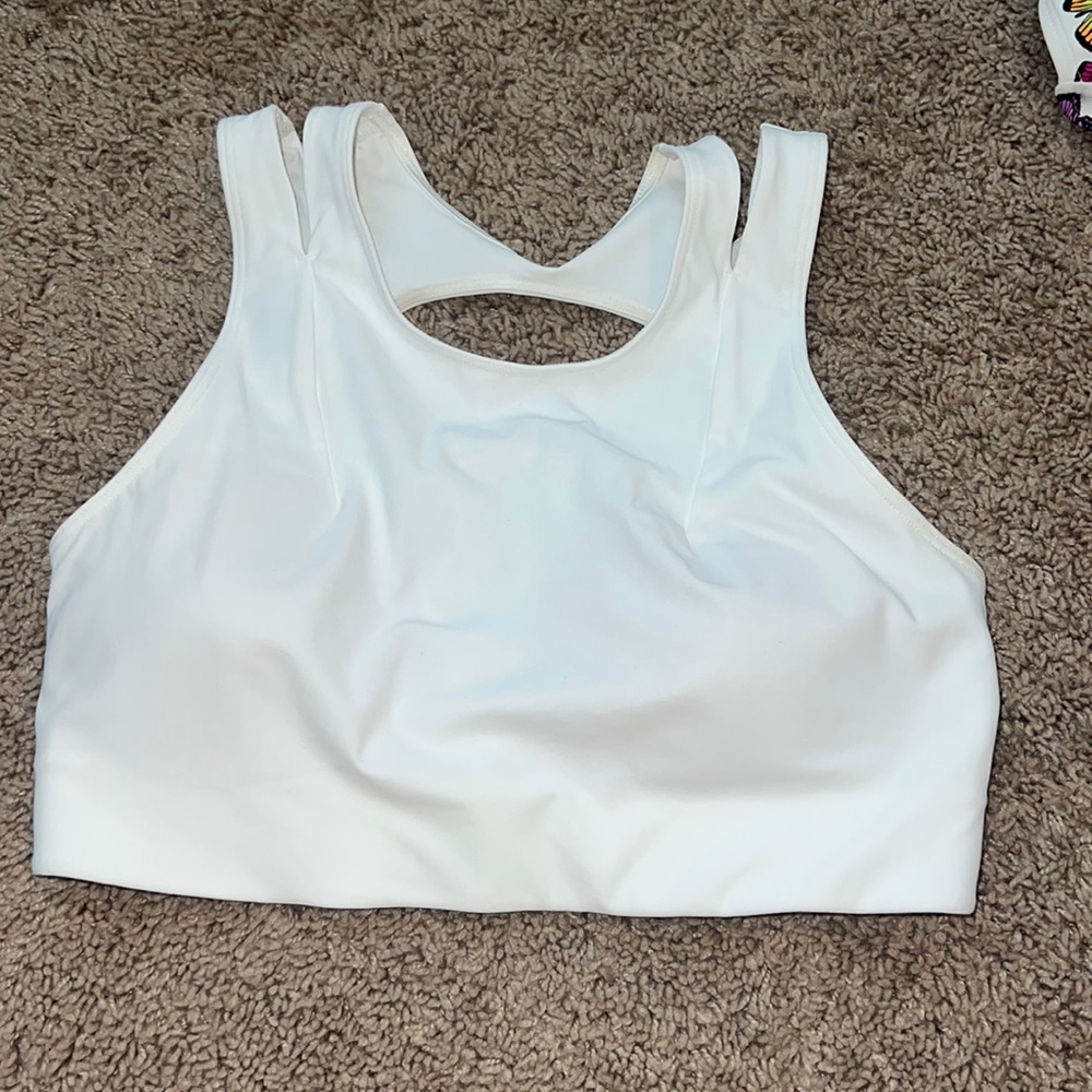 white lulu lemon sports bra